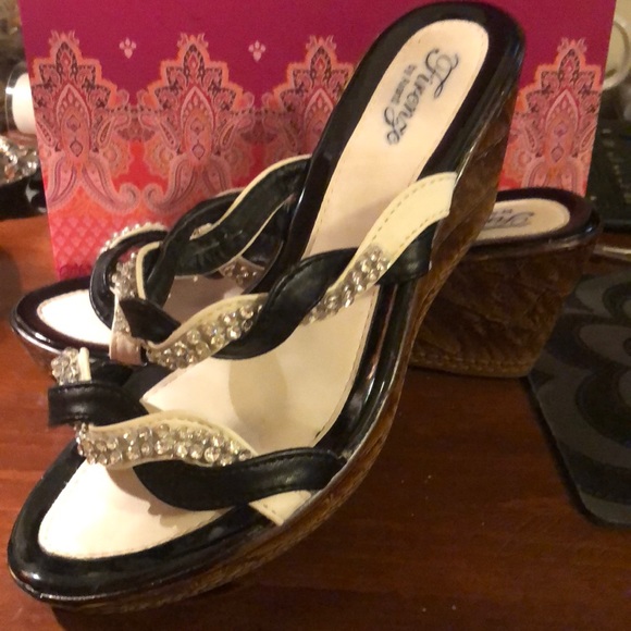 FIRENZE by AVANTI Size 7 - Picture 2 of 6